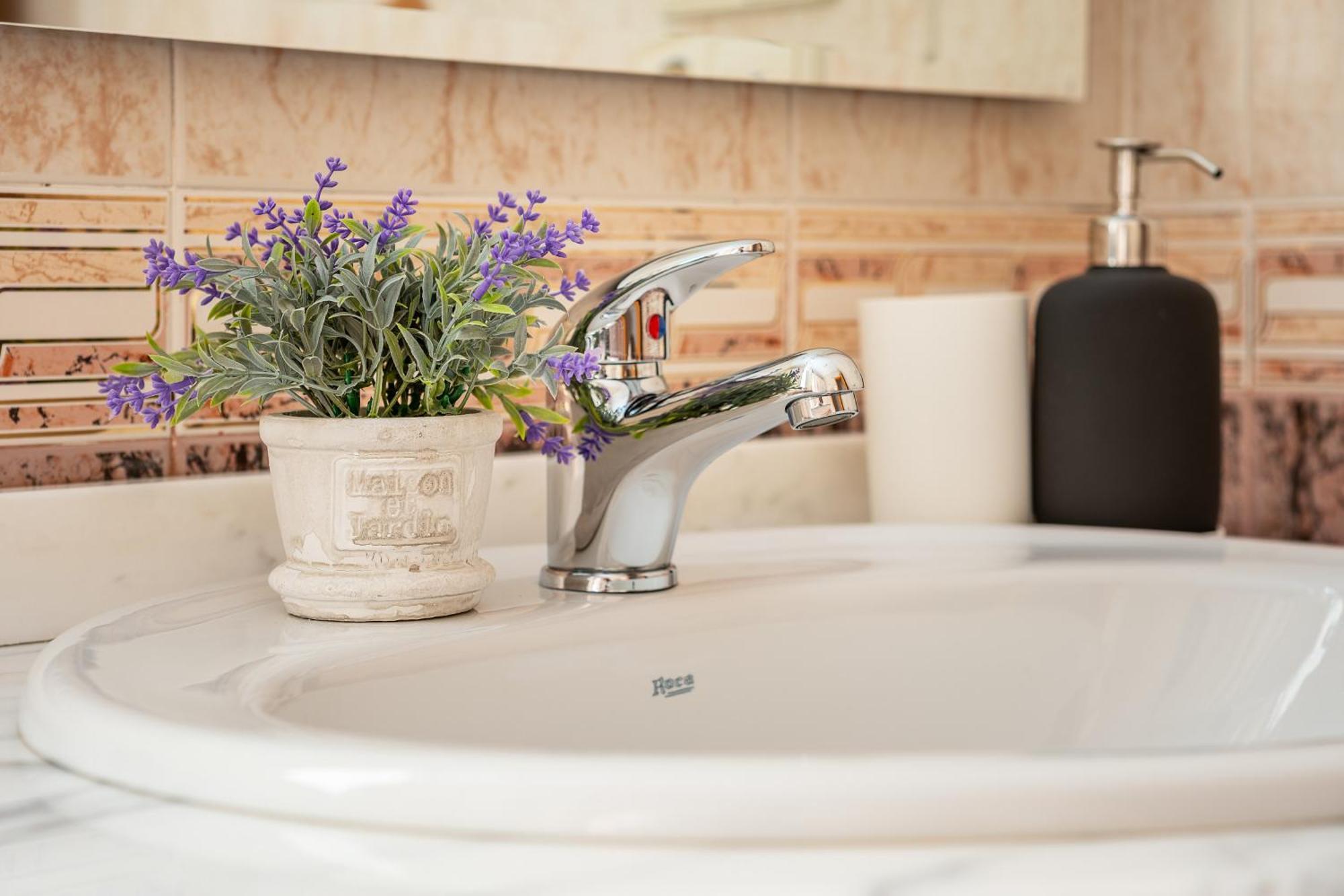 Amplio Apartamento En Gueejar Sierraアパートメント エクステリア 写真