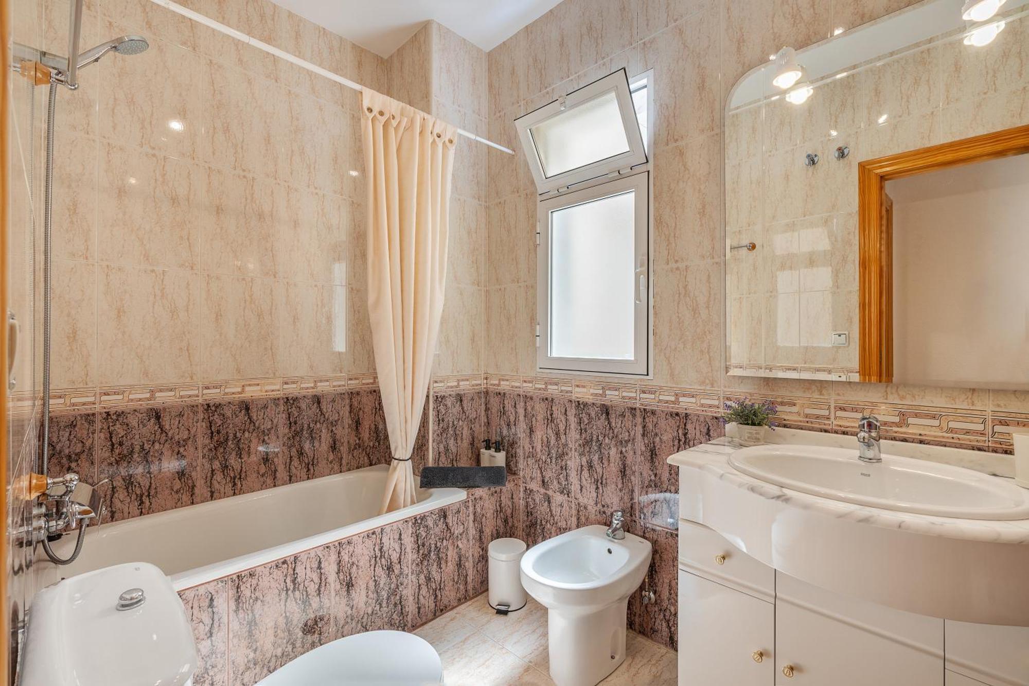 Amplio Apartamento En Gueejar Sierraアパートメント エクステリア 写真