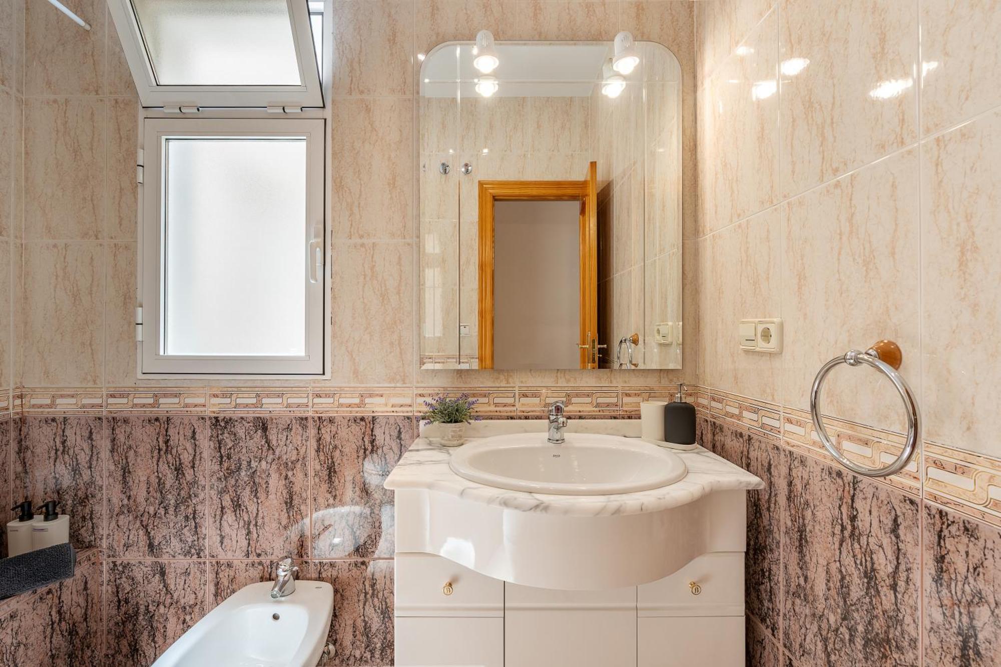 Amplio Apartamento En Gueejar Sierraアパートメント エクステリア 写真